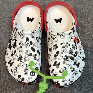 NEW Crocs Mickey Off Court Clog